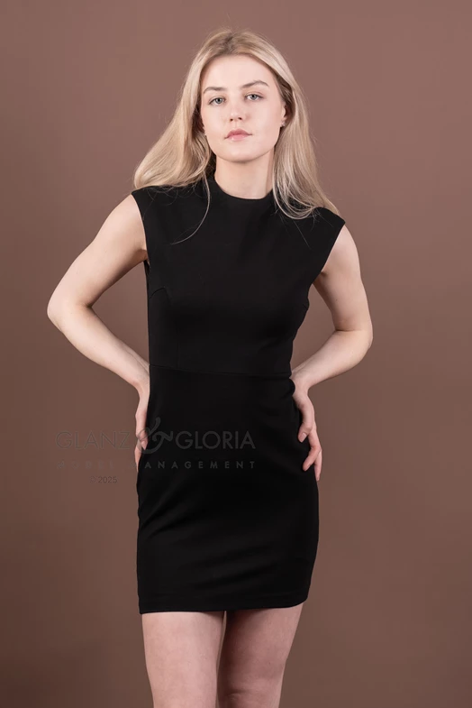 Model black dress Beautiful schöne Frau Kleid Oksana