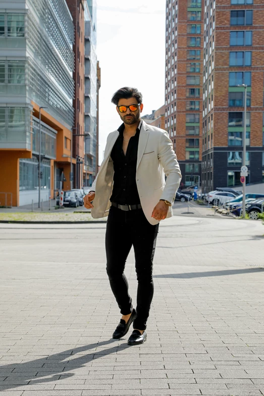 Farzad C.