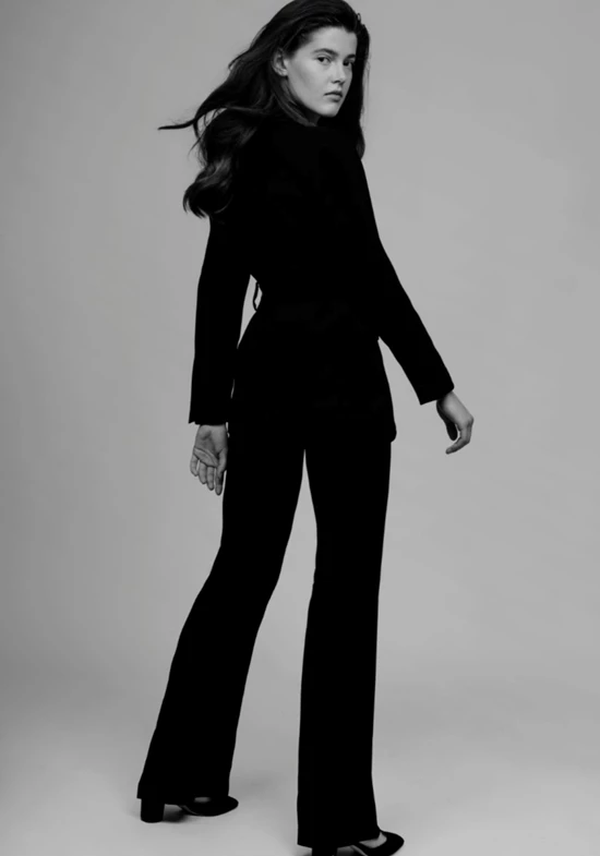 Paula V.