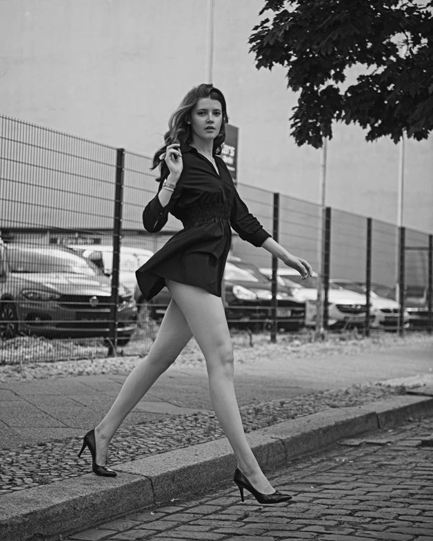 Paula V.